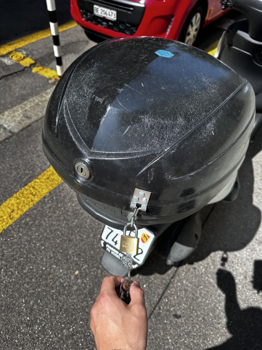 Piaggio Strada: Piaggio fly 125 mit Prüfmängel – Usato da Bern venduto da Oiram17 8