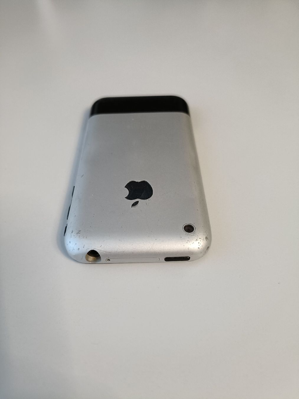 Apple Telefoni cellulari / Smartphones: iPhone 1 (Model No.: A1203) 4 GB – Usato da Zürich venduto da caliente11 3