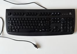 Logitech Tastatur schwarz USB-Anschluss guter Zustand