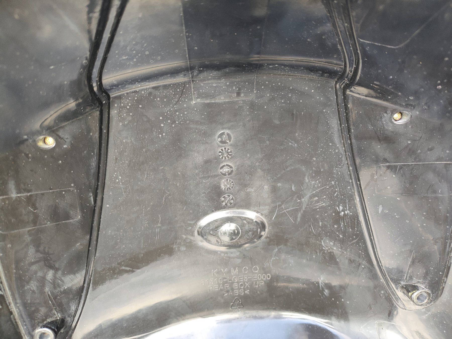 Kymco Topcase: TopCase Kymco – Gebraucht aus Oberwil BL von suaku 2