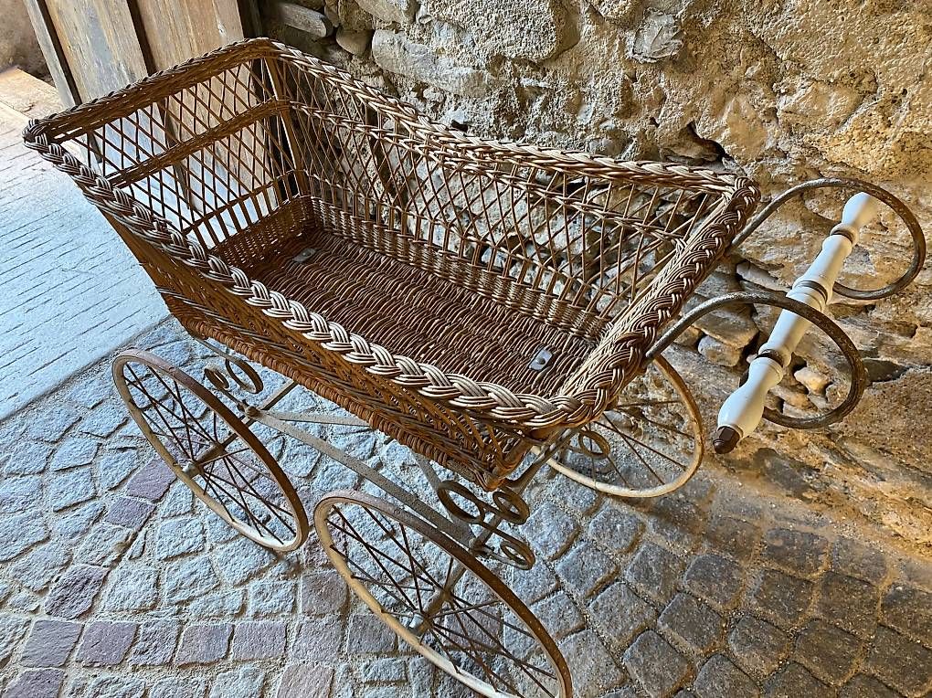 Berceaux: Schöner Stubenwagen – D'occasion à SCHARANS par Samuelson78 1