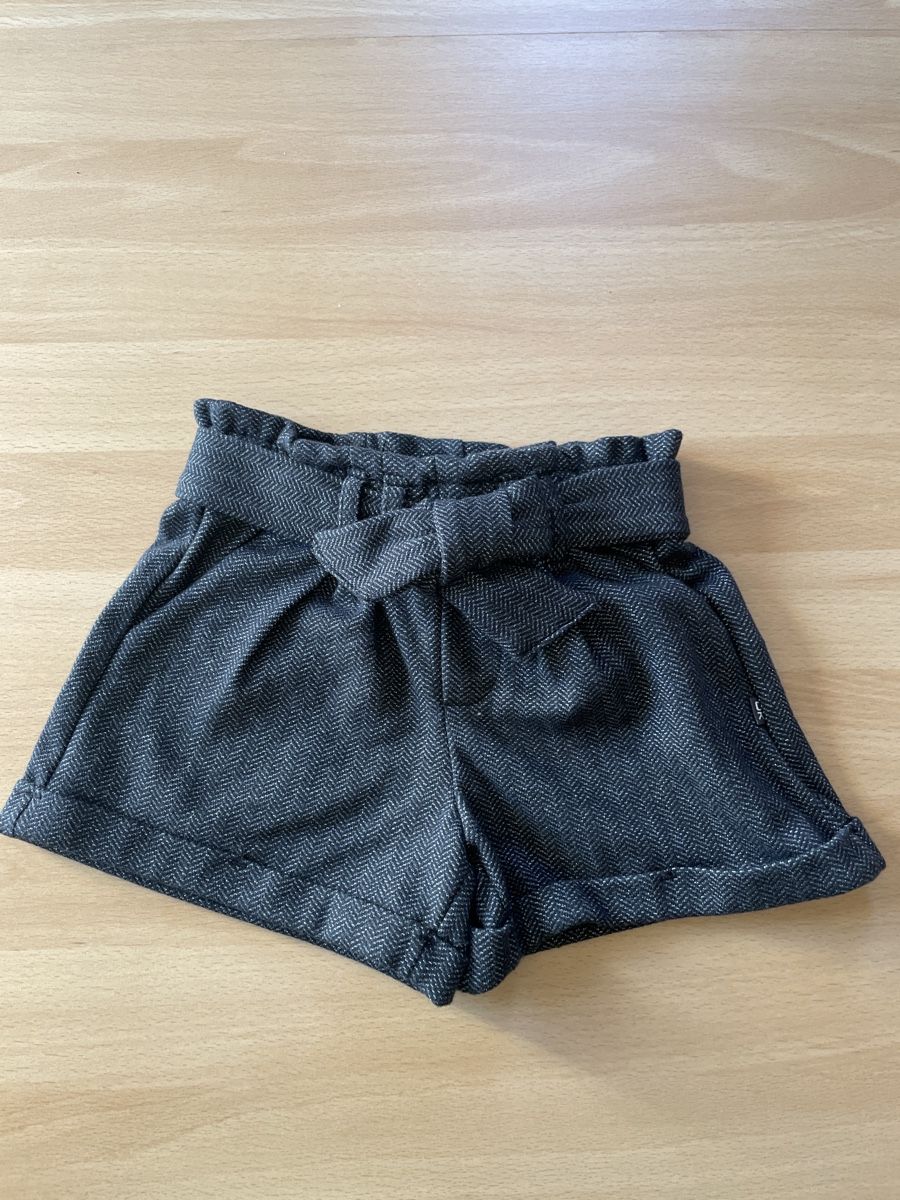 Okaidi Pantaloni: Schicke Shorts mit Bindegürtel, Grösse 98,neu! – Nuovo e nell'imballaggio originale da Baden venduto da FereBede