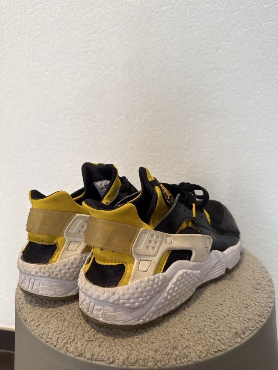 Nike Scarpe da uomo: Nike huarache  – Usato da La Chaux-de-Fonds venduto da Ro.raw 3