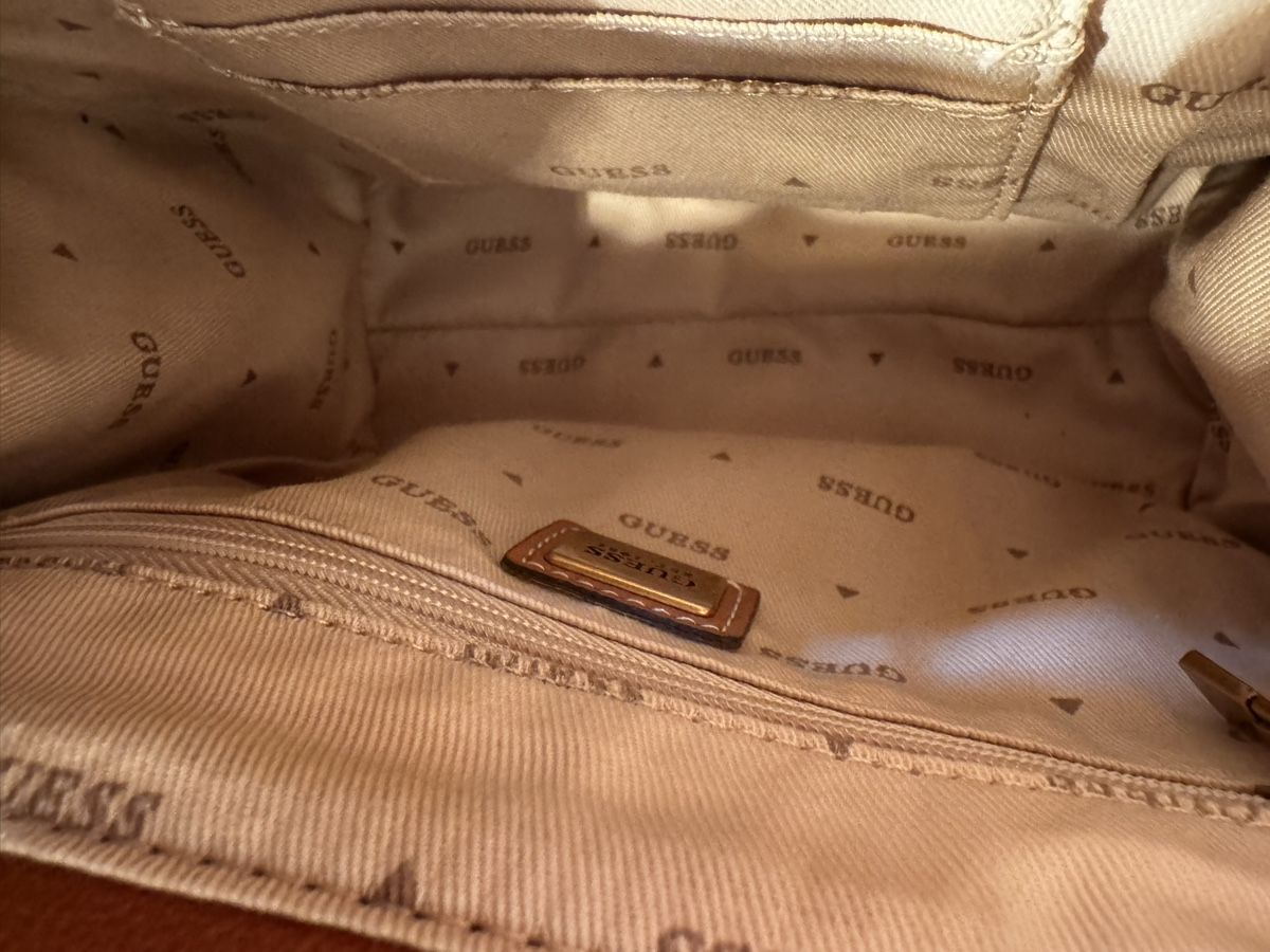 Guess Taschen für Damen: Guess Handtasche Salford Mini – Gebraucht aus Winterthur von Schluffi1 2