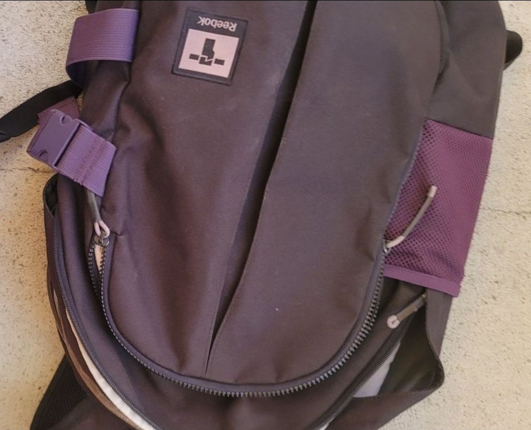 Reebok Rucksäcke: Geräumiger Reebok Rucksack, Lila – Gebraucht aus Zug von matomic85 1