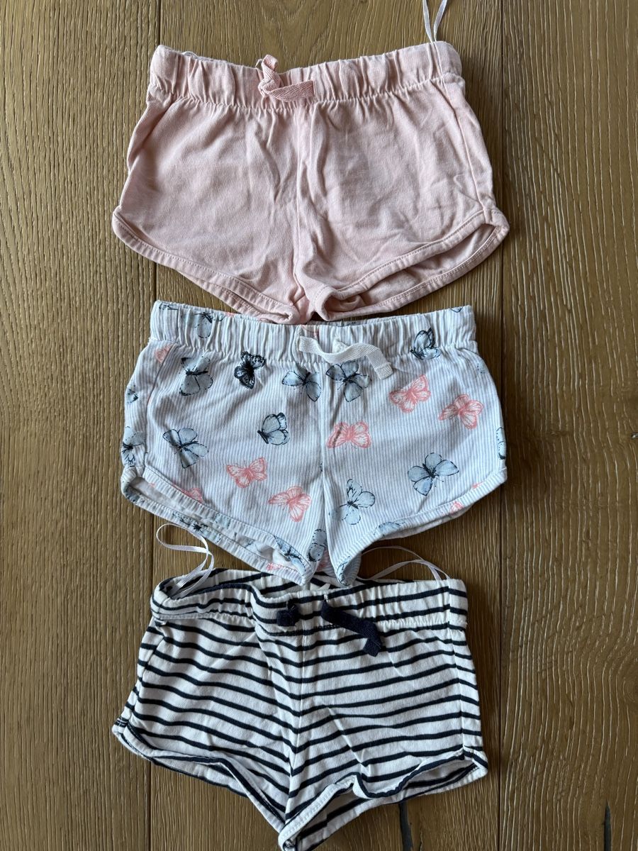 H&M Pantaloni: 3er Set Kurze Hosen Grösse 68 – Usato da Pragg-Jenaz venduto da gobrist