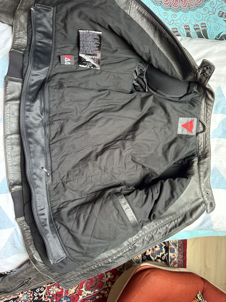 Vestes & Manteaux: Kinder Motorradjacke 44 – D'occasion à Wolfhausen par Foto-Brocki 2