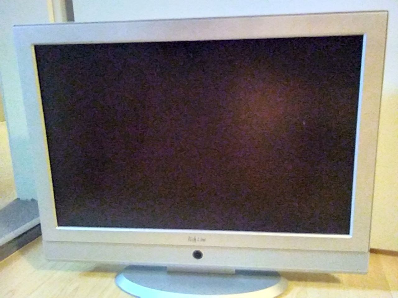 Televisori: Techline 22' Flatscreen TV, TL-22LC782 – Usato da Horgen venduto da mar_8rbw 1