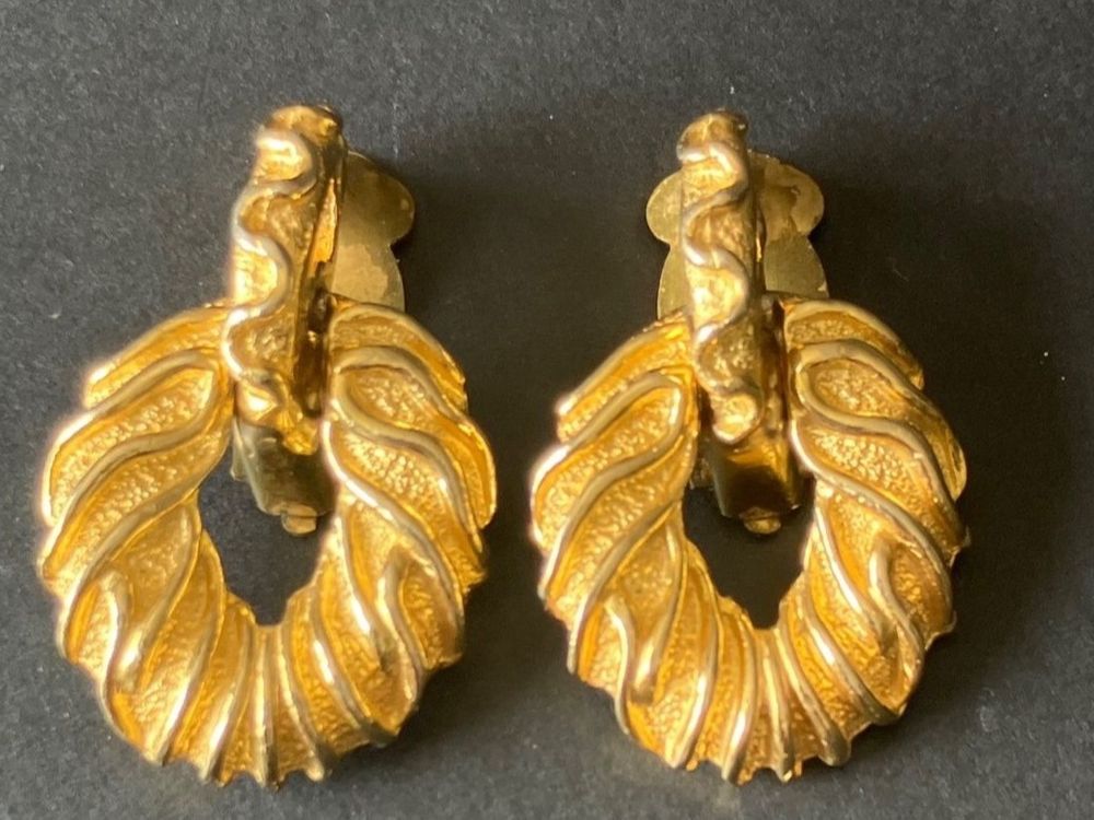 Boucles D'oreilles Clips Vintage Années 80 - Plastique Doré Avec Chaînes, Occasion Rétro