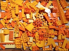LEGO 150 gelbe und orange Teile -A73