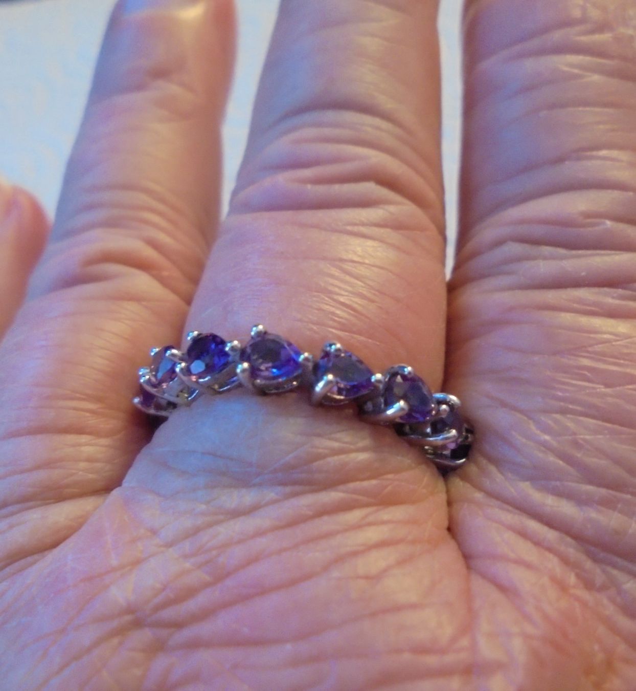 Anelli: Echtschmuck: Eternity-Ring mit Amethyst, 925er Sterling-Silb – Nuovo (secondo la descrizione) da Zuchwil venduto da maumauchi 7