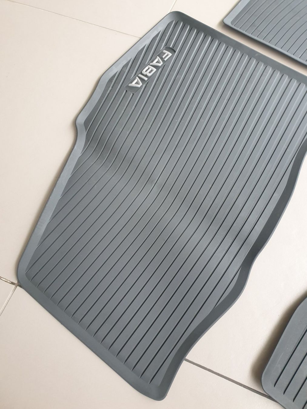 Skoda Tappeti & Tappetini: Skoda Fabia Gummimatten – Nuovo (secondo la descrizione) da Rupperswil venduto da gabri0082 1