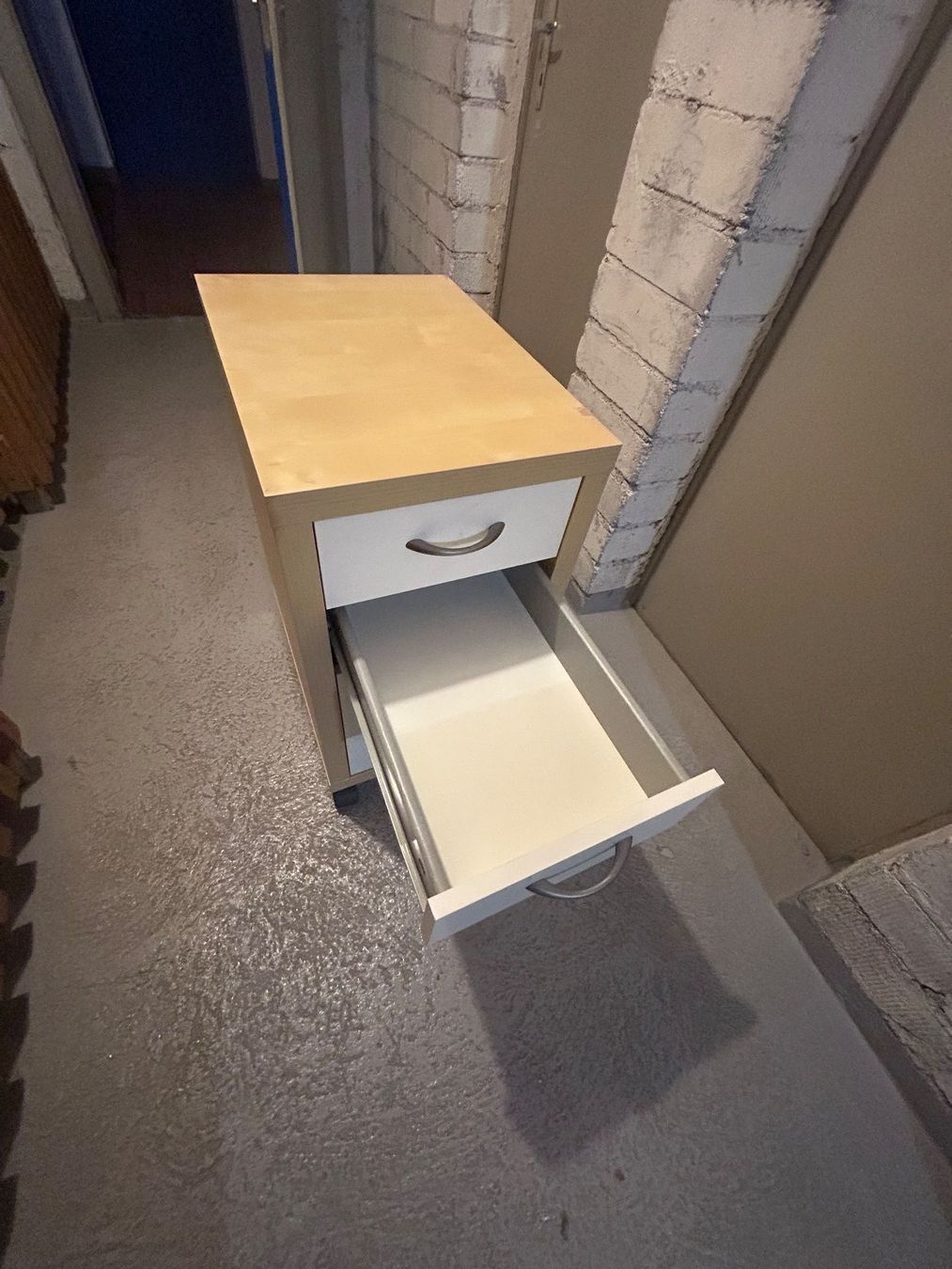 Ikea Scrivanie: Büromöbel Set Tischplatte mit Beinen und Schubladencontainer – Usato da Thun venduto da o_wittwer 8