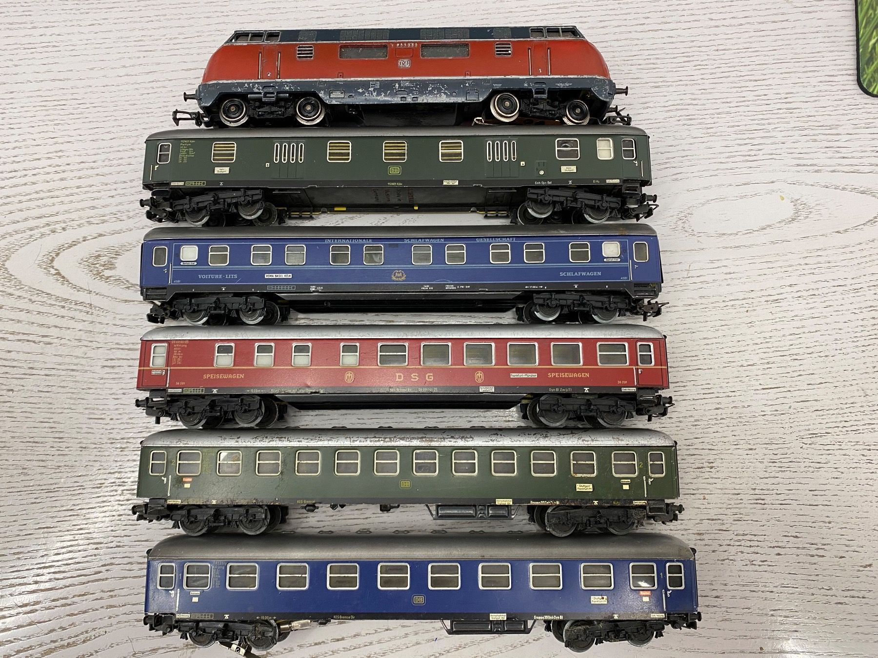 Märklin Modelleisenbahnen: Märklin 3021 DB V200 Personenzug – Gebraucht aus Lupsingen von New-Haven 1
