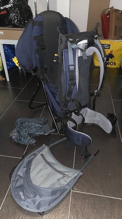 Deuter Porte-bébés ventraux & dorsaux: Zaino porta bambini – D'occasion à taverne par 7even7 2