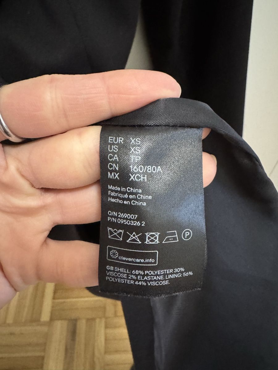 H&M Completi & Tailleur: Schwarzer H&M Oversize Blazer Gr. XS / 34 elegant – Usato da Schlieren venduto da itsquality 4