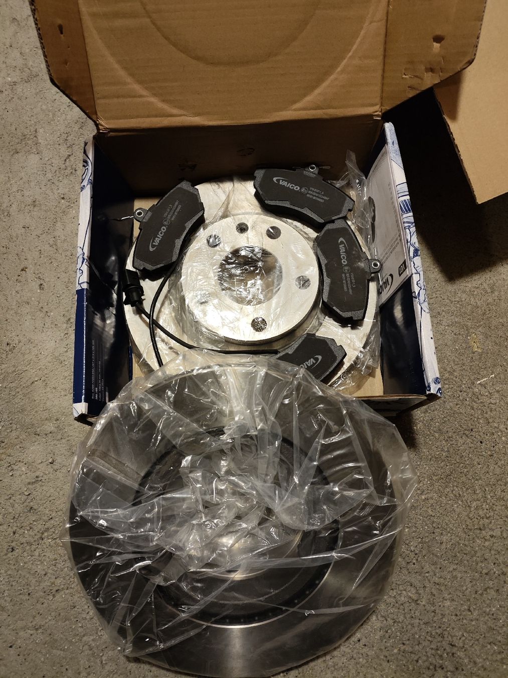 Tutti pezzi di ricambio auto: kit frein vaico neuf – Nuovo e nell'imballaggio originale da La Chaux-de-Fonds venduto da ZX-7R_17