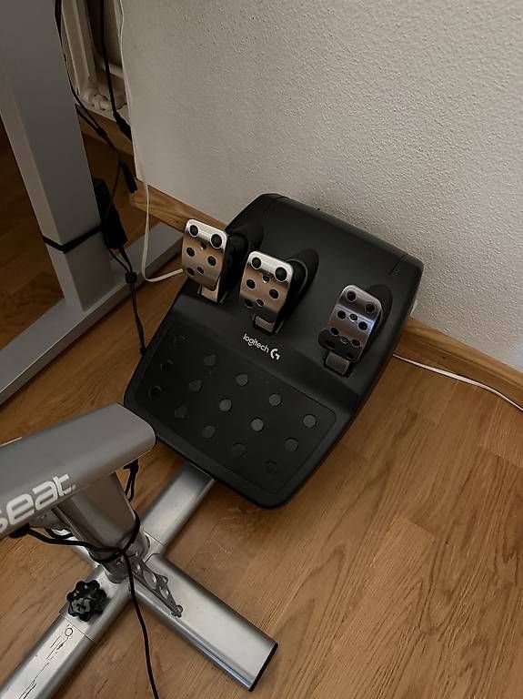 Logitech Controller: Logitech G29 + Shifter + Playseat Evolution Racing Sim – Usato da Münchenstein venduto da levin_bl 4