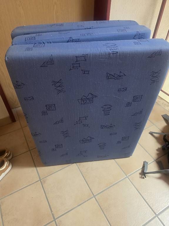 Matratzen: Sitz puffer/ Matratzen – Gebraucht aus Alterswil FR von san_nbr6 2