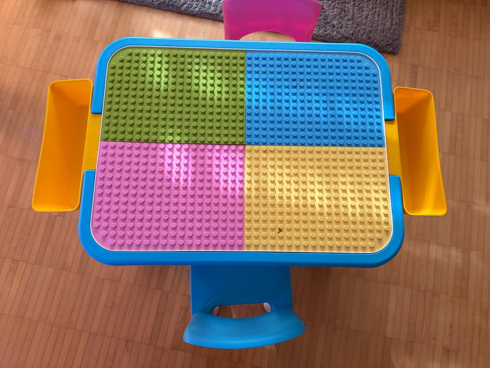 Tavoli: Kindertisch mit 2 stühlen Spieltisch , Duplo – Nuovo (secondo la descrizione) da Wiesendangen venduto da Tam_spano