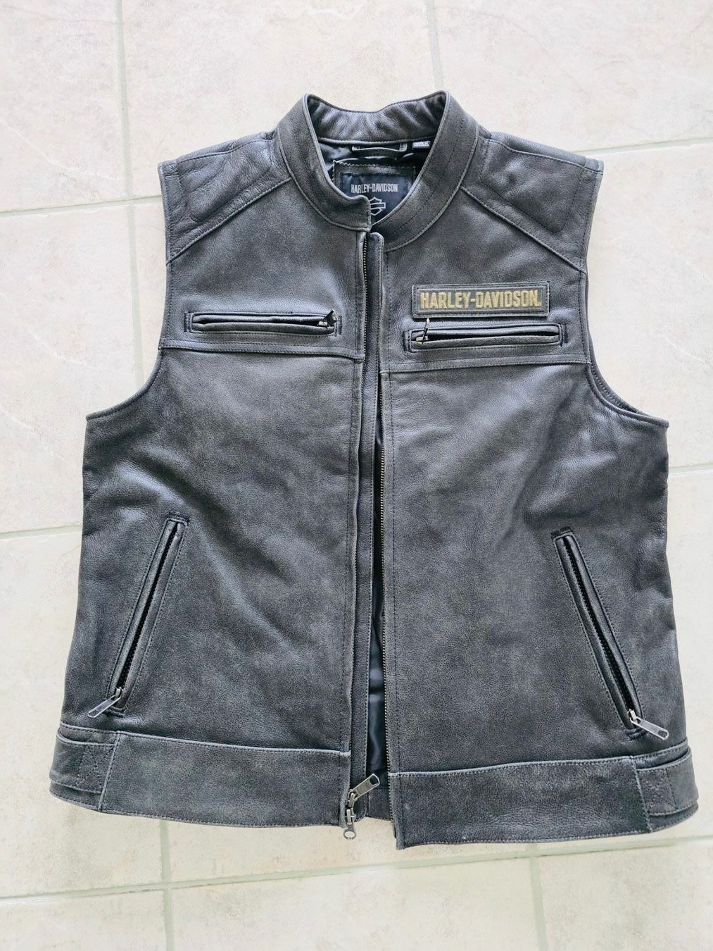 Harley-Davidson Gilet & Giacche: Harley-Davidson Lederweste Herren Grösse L neu – Usato da Emmenbrücke venduto da Tomssen 1