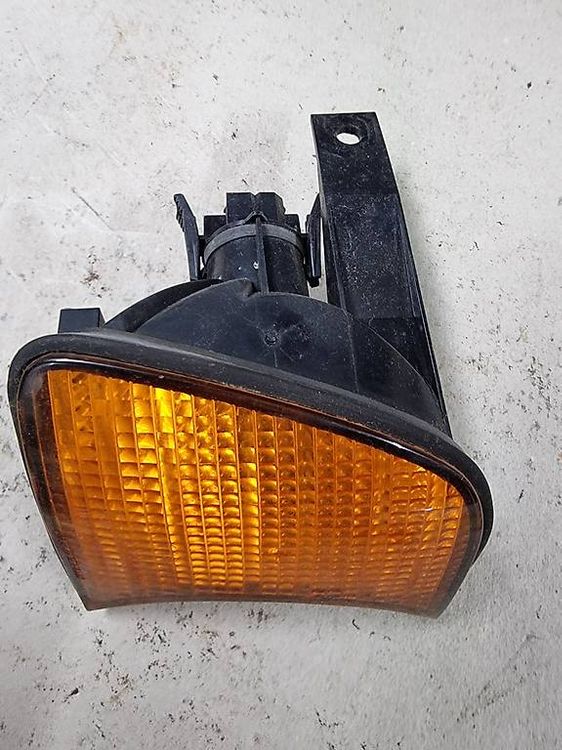 BMW Tutti pezzi di ricambio auto: Original BMW E34 Blinker rechts – Usato da Zihlschlacht venduto da Fan2002 1