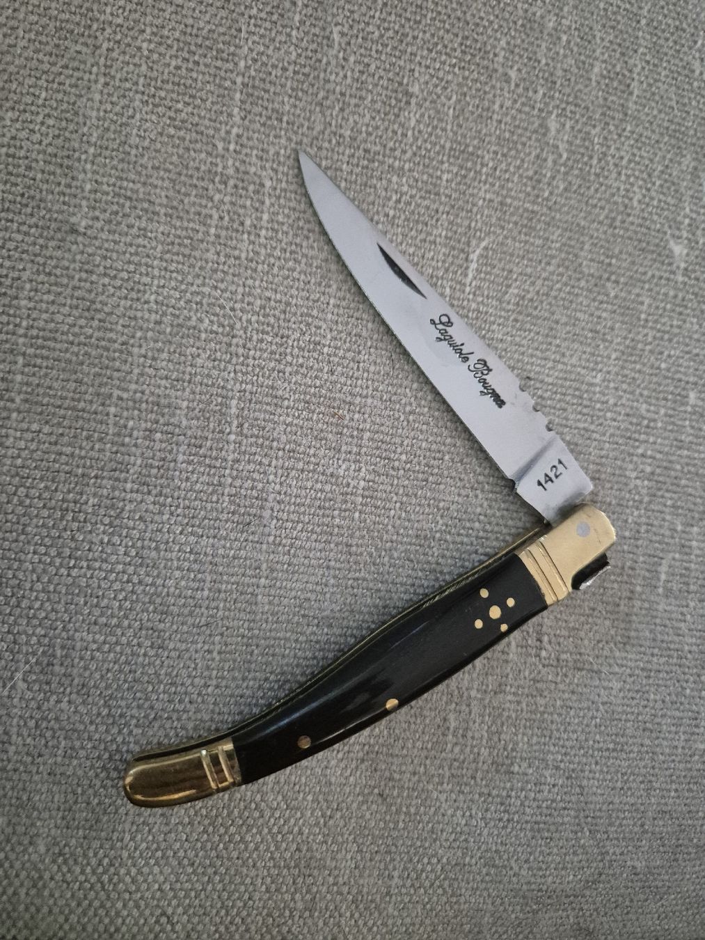 Laguiole Taschenmesser: Taschenmesser Laguiole  schwarz  – Gebraucht aus Binningen von rom_9ls7