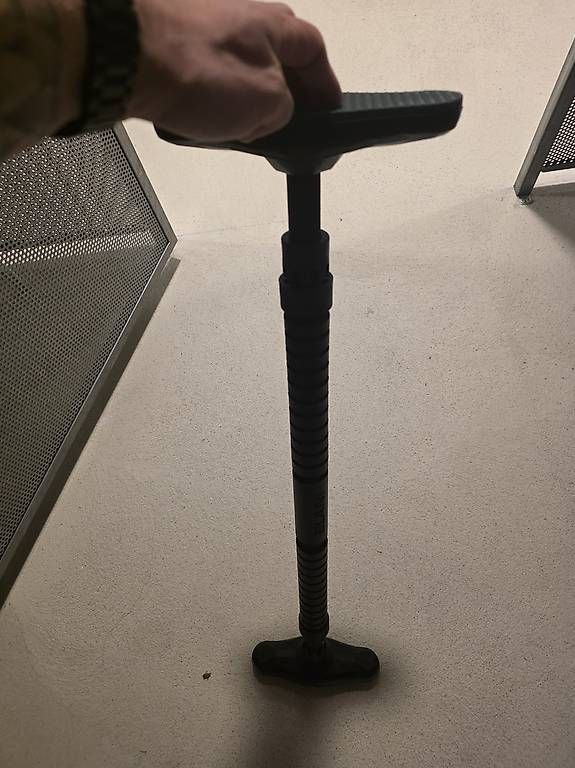 Hometrainer: Klimmzugstange / Portable Pull-Up Bar  neuwertig – Gebraucht aus Hunzenschwil von lev_s98q