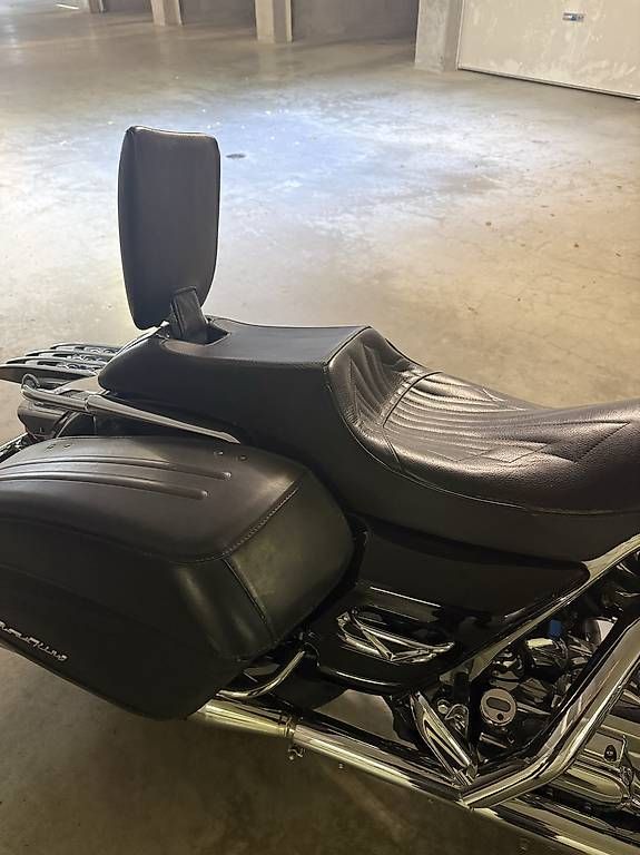 Touring: Harley Davidson RoadKing – D'occasion à Au SG par veni33 4