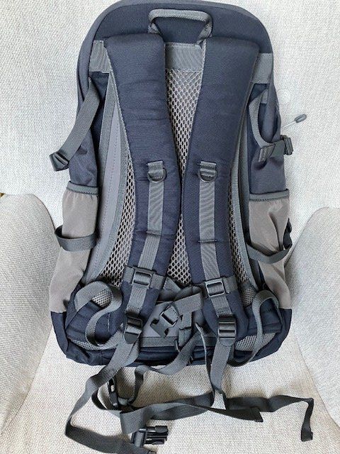 Zaini: Neuer Wander-Rucksack 30 l – Nuovo (secondo la descrizione) da Solothurn venduto da Zsusanna 1