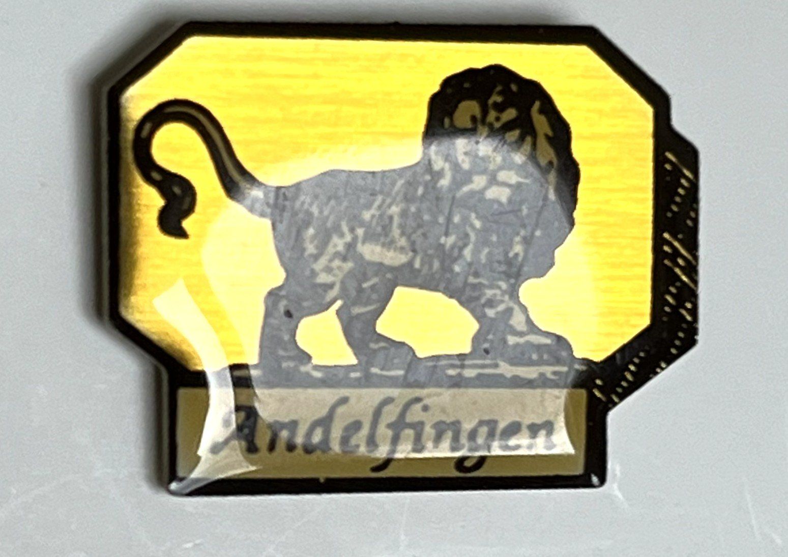 Placchette & Badge: Pin Restaurant Löwen Andelfingen – Usato da Kriens venduto da TSCH1