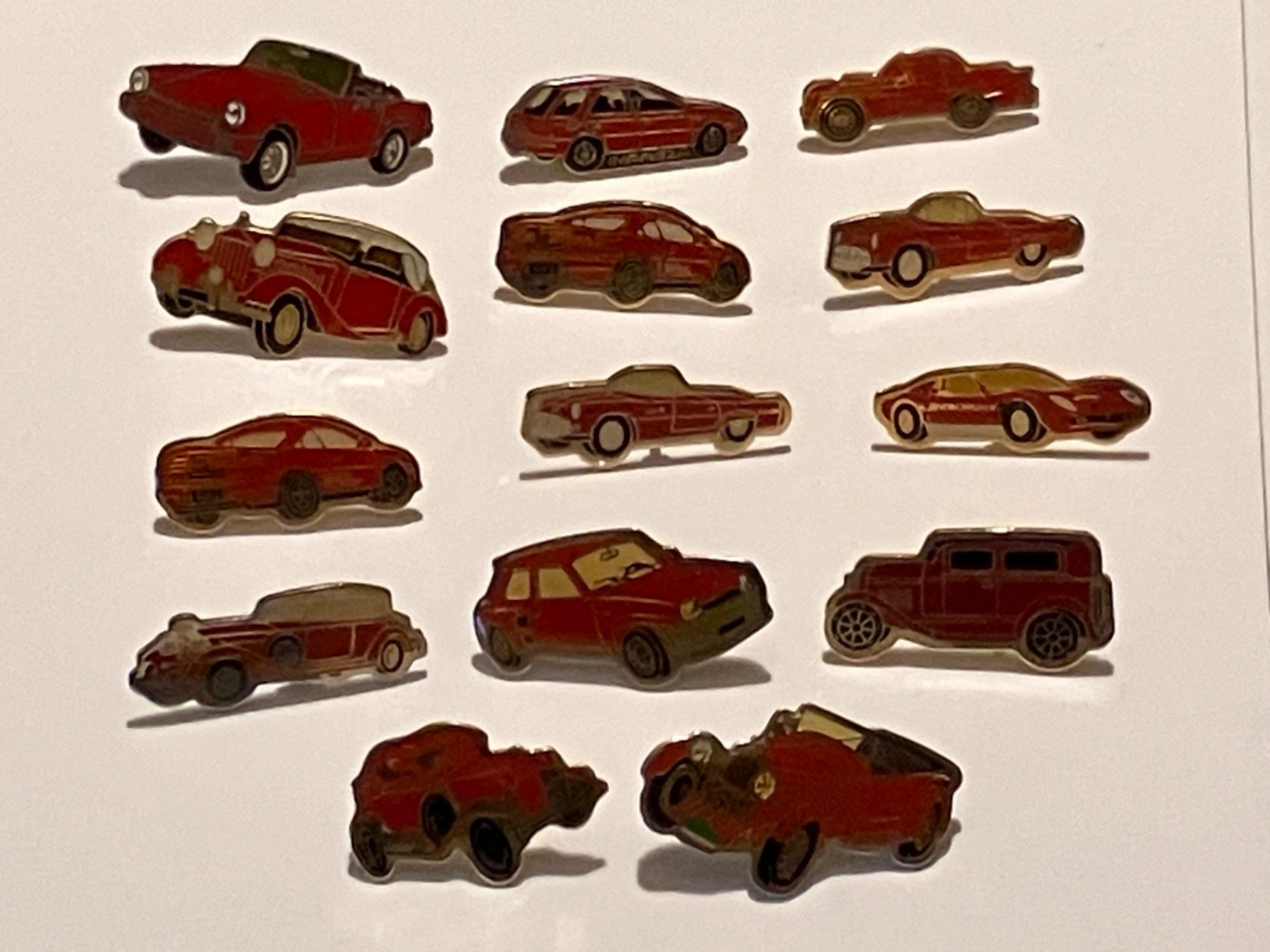Placchette & Badge: 14 Pin Auto diverse rot – Usato da Basel venduto da djwwpp