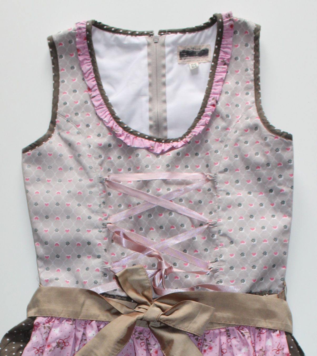 Costumi: Dirndl ALPIN  t. 158 - 164 – Usato da Peseux venduto da Gilloss 1