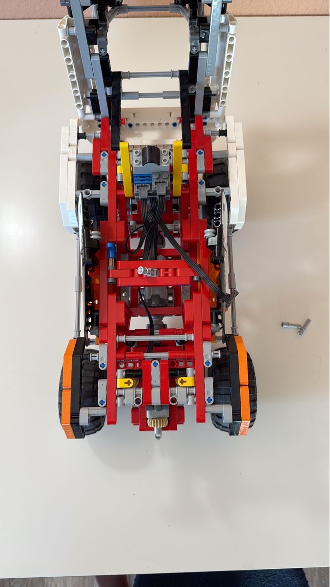 Lego Giocattoli: LEGO Technic 4x4 Offroader 9398 – Usato da Langenthal venduto da jannikand 1