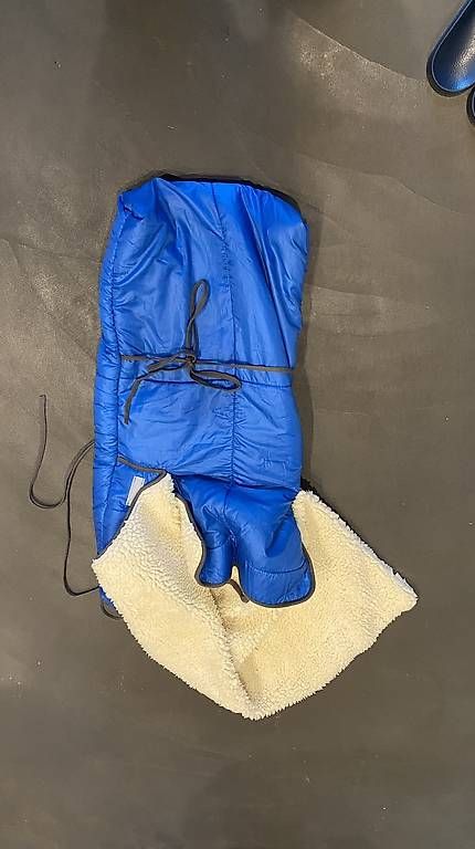 Slitta: Kinder Schlittensitz mit Schlittensack – Usato da Herisau venduto da Fitzli19987 2
