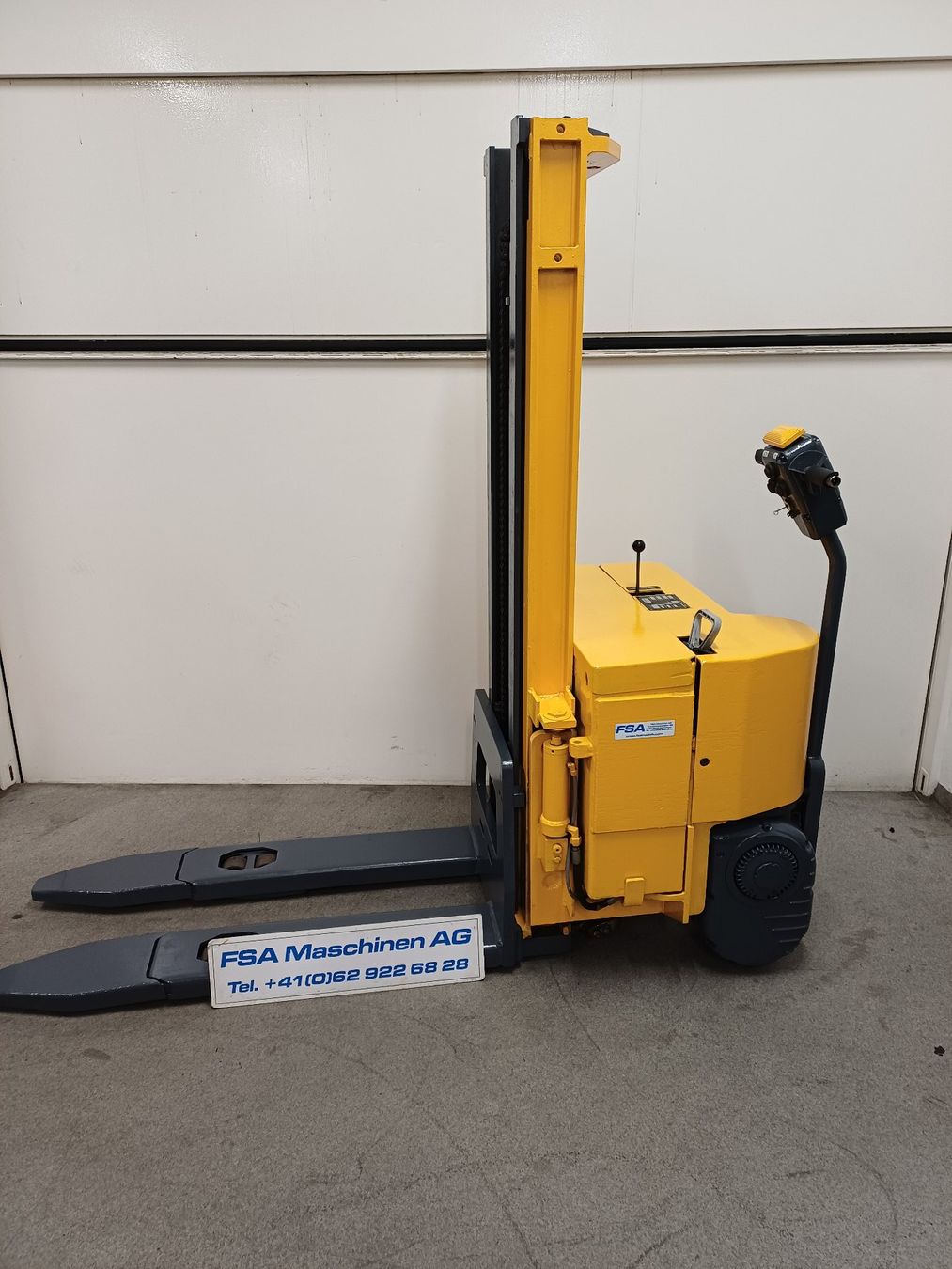 Gabelstapler & Hubwagen: SIG Elektro-Deichselstapler 1.2 ton, 2.8 m, Initialhub – Gebraucht aus Aarwangen von fsa-maschinen 1