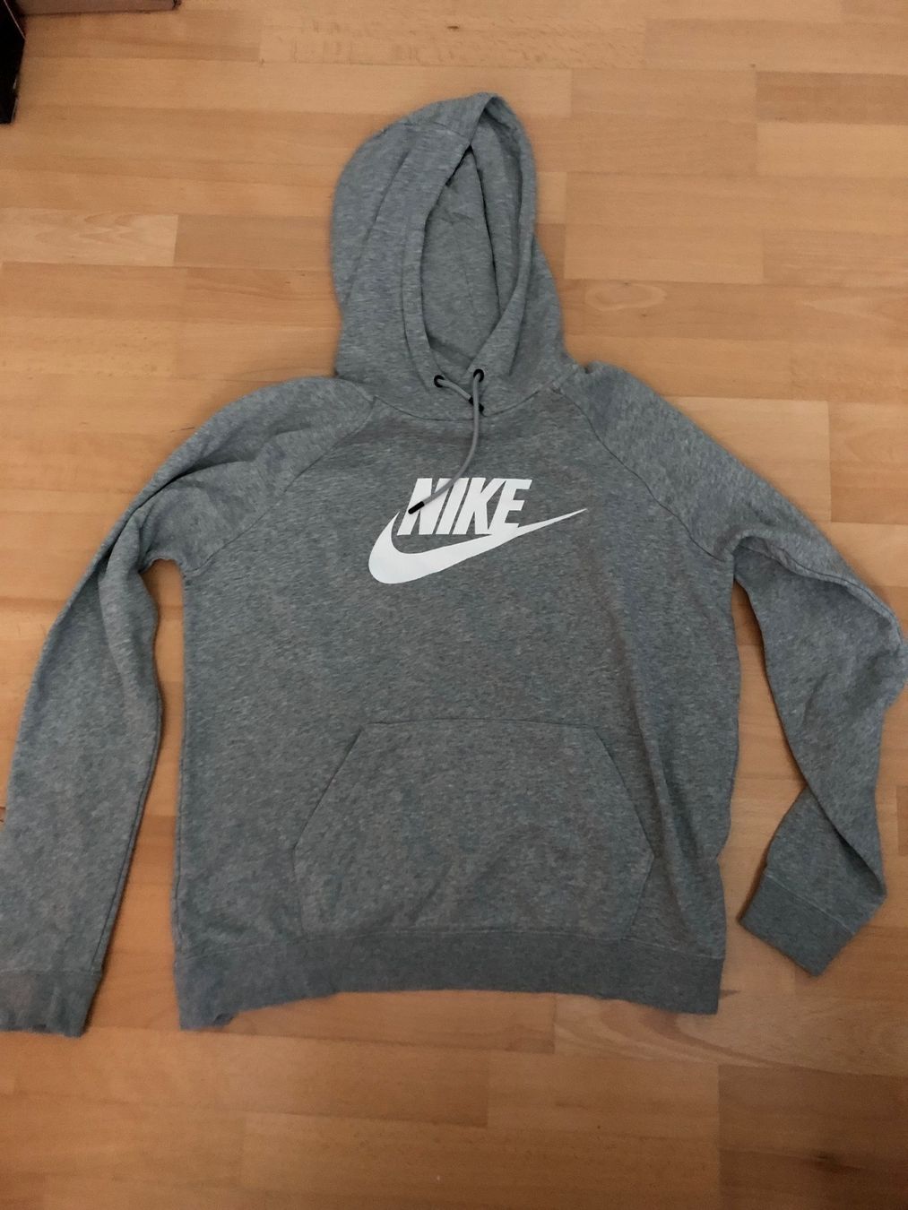 Nike Maglioni & Felpe: Nike Hoodie / Kapuzenpulli - Grösse M – Usato da Oberuzwil venduto da Tomsi_9