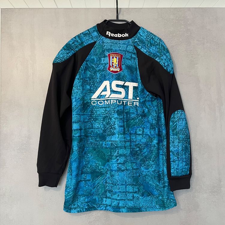Objets de collection sur le football Aston Villa