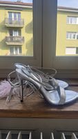 Silberne Zara Sandalen mit Federn, Grösse 40