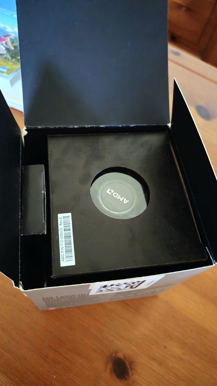 Amd Componenti elettronici: AMD Ryzen 7 3800X processor + fan – Usato da Grand-Lancy venduto da Pierre.Bratschi 5
