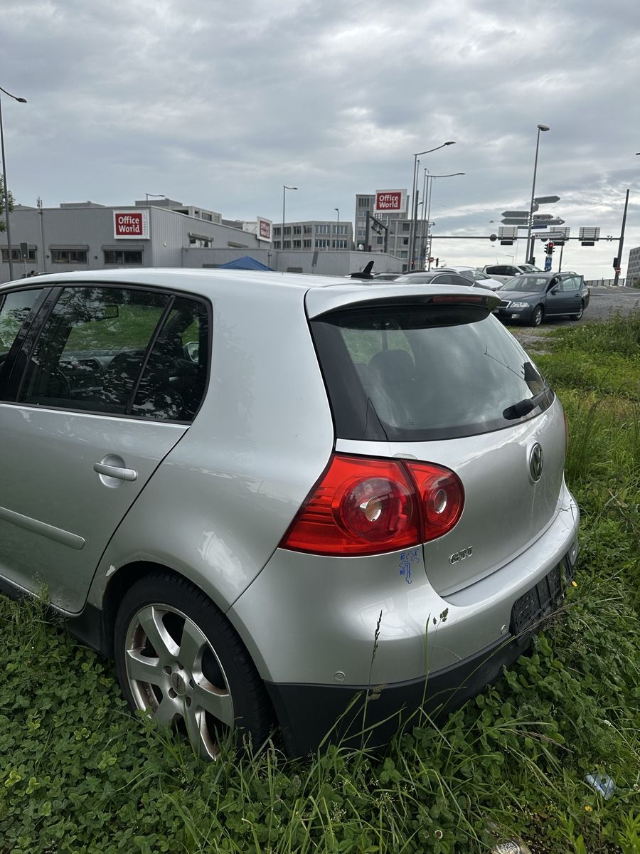 VW Automobili: VW Golf GTI – Usato da Luzern venduto da Swiss-Garage 5