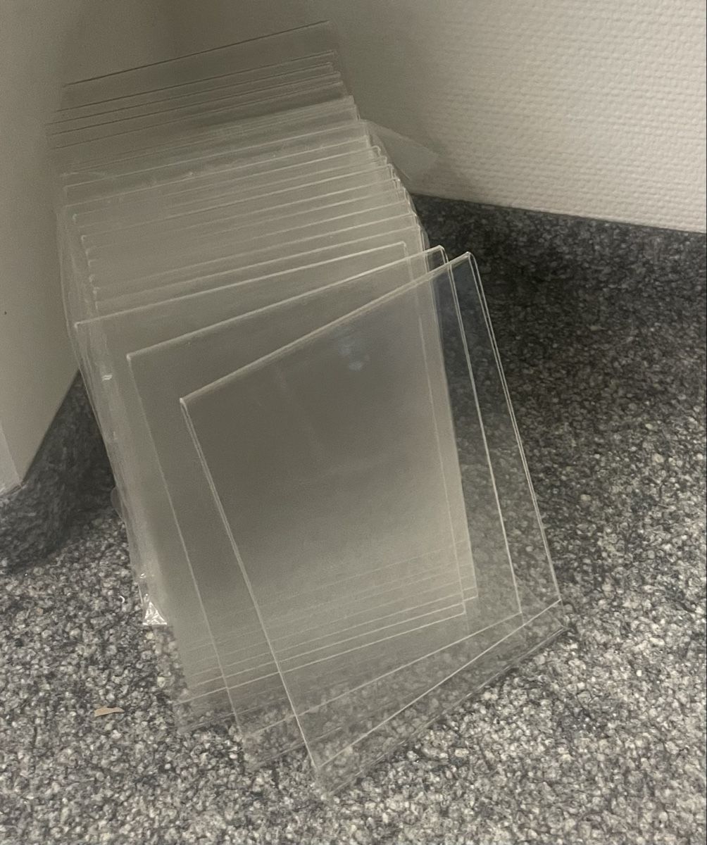 Allestimento di negozi e stand fieristici: 20 Stück Plexiglas Ständer . – Usato da Au ZH venduto da Jaggy4 2