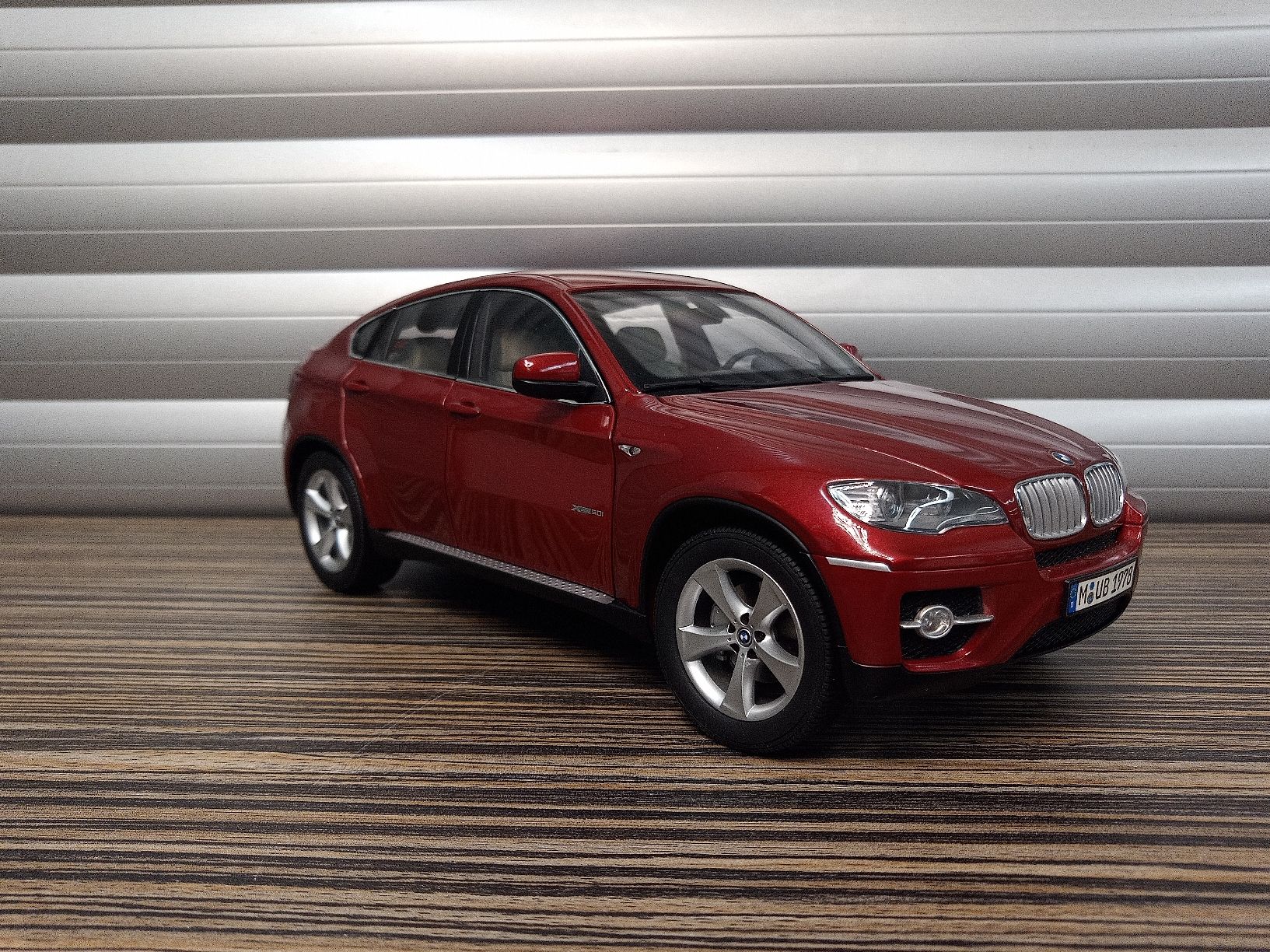 Kyosho Modellini d'auto: BMW X6 1:18 von Kyosho – Usato da Reiden venduto da Zofi-Brocki