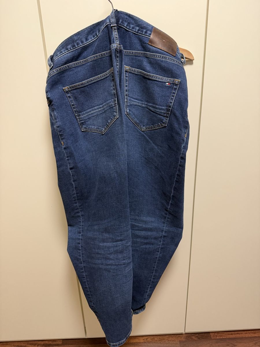 Tommy Hilfiger Jeans: Tommy Hilfiger Jeans – Nuovo (secondo la descrizione) da Birr venduto da Lifecycle_ 3