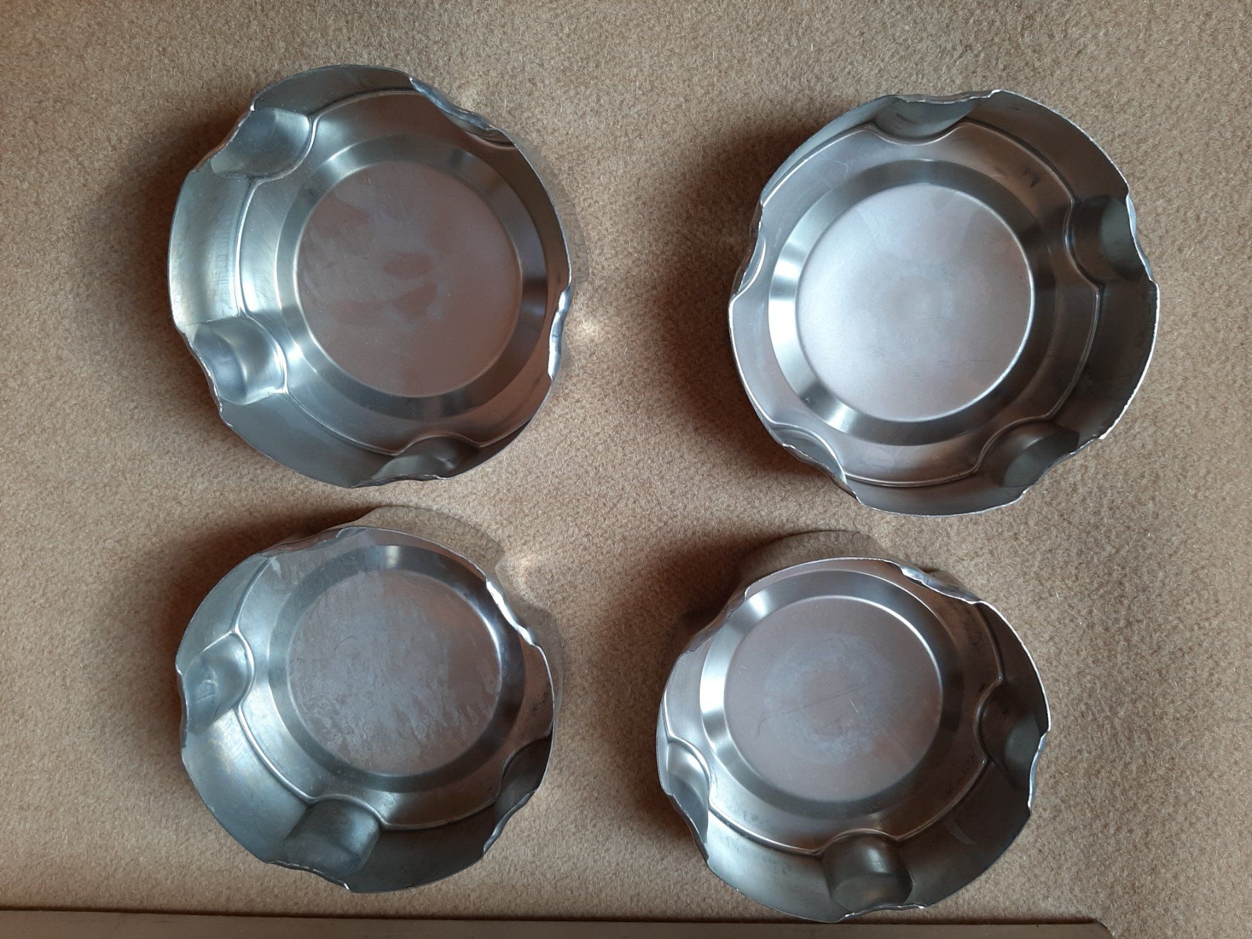 BMW Tutti pezzi di ricambio auto: BMW E46 Radnabendeckel NOS OEM 36131179141 – Usato da Mönthal venduto da Radon733 4