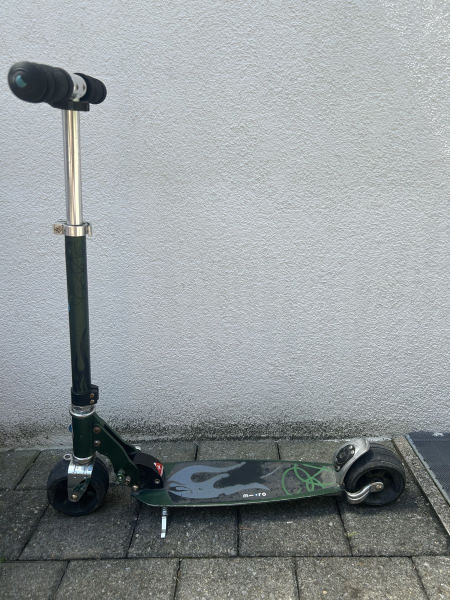 Micro Kickboard: Micro Rocket Deluxe Scooter für Asphalt – D'occasion à Bonstetten par roman_17