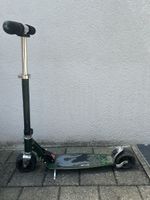 Micro Rocket Deluxe Scooter für Asphalt