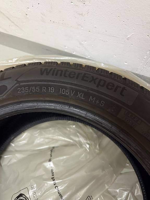 Uniroyal Pneus & Roues: Autoreifen – D'occasion à Zürich par elm_gy6m
