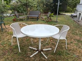 Garten Tisch und Stühle