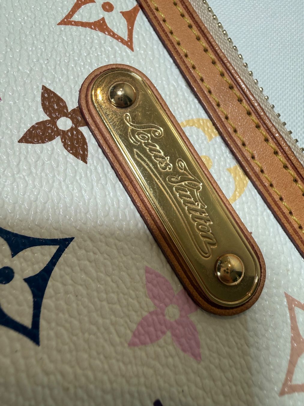 Louis Vuitton Taschen für Damen: Louis Vuitton Pochette Milla MM – Monogram Multicolore – Gebraucht aus Erlinsbach von ves_97p6 3